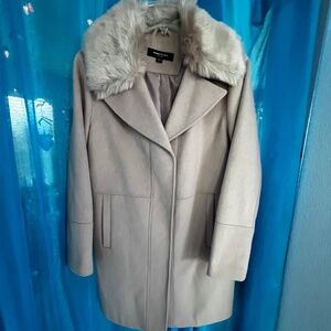 Kenneth Cole wool coat with detachable fur collar. Size Medium. Tan/Camel color.